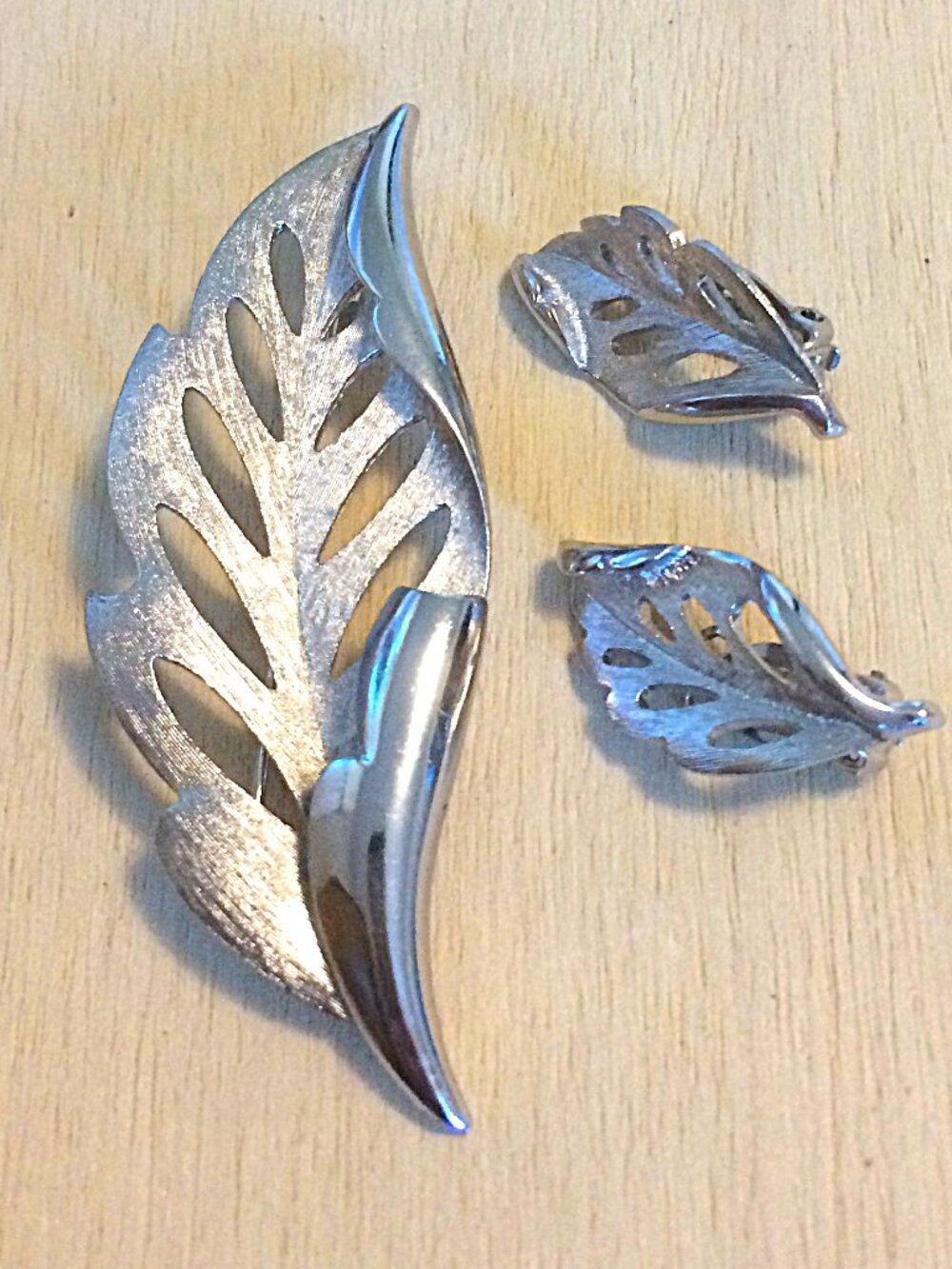 Vintage Brushed Silver Tone 3" Leaf Brooch Pin and Matching Clip On Earrings Set